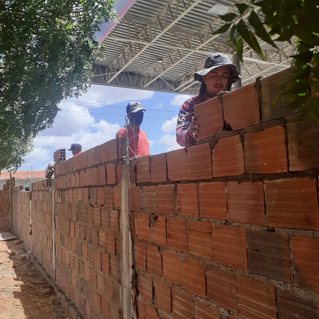Construção do Muro da Sede Própria
